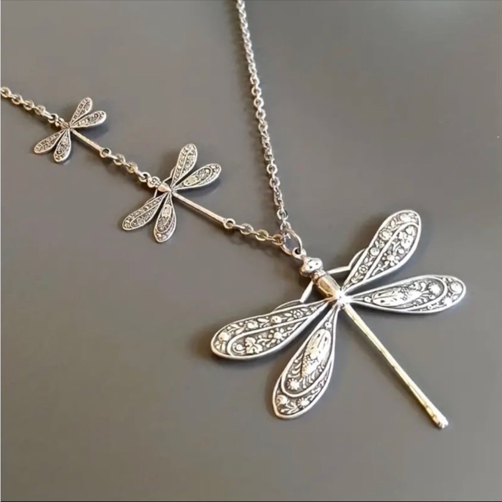 New Women’s Muti Dragonfly Pendant Necklace Bohemian Charm Chain Chic Necklace